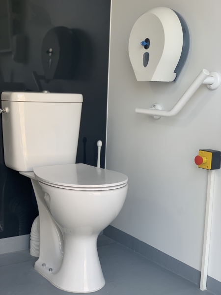 Behindertengerechter WC-Container "MORGON" mit DUSCHE